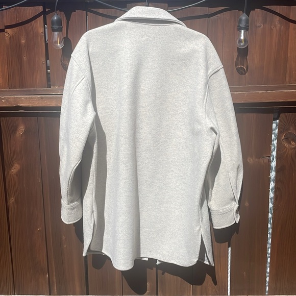 Women’s Shirt Jacket - Picture 3 of 3